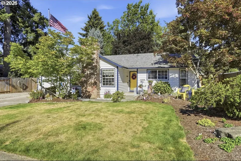 3 Bed 2 Bath Established Mid-Century Residence in Hillsboro, OR - 2