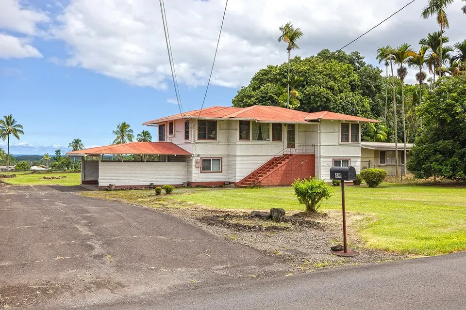 3 Bed 2 Bath Established Mid-Century Residence in Hilo, HI