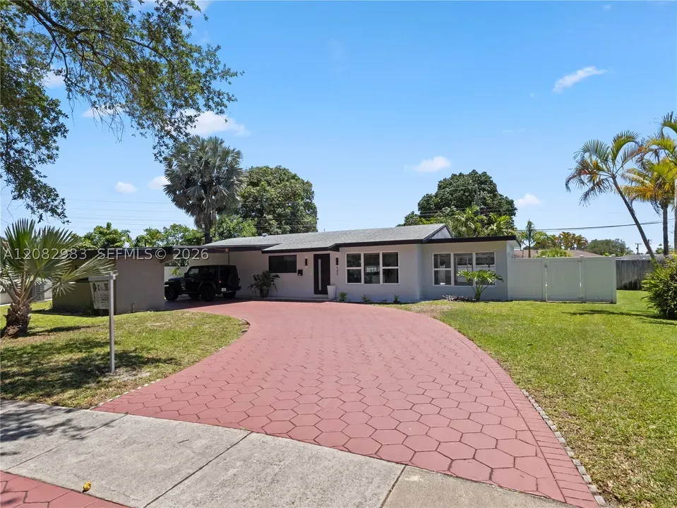 3 Bed 2 Bath Established Mid-Century Residence in Hollywood, FL - 4
