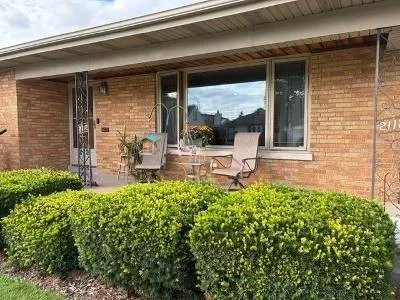 3 Bed 2 Bath Established Mid-Century Residence in Kenosha, WI - 3
