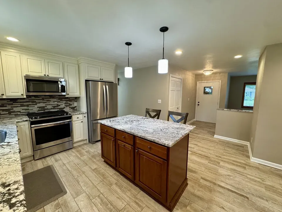 3 Bed 2 Bath Established Mid-Century Residence in Kenosha, WI - 5