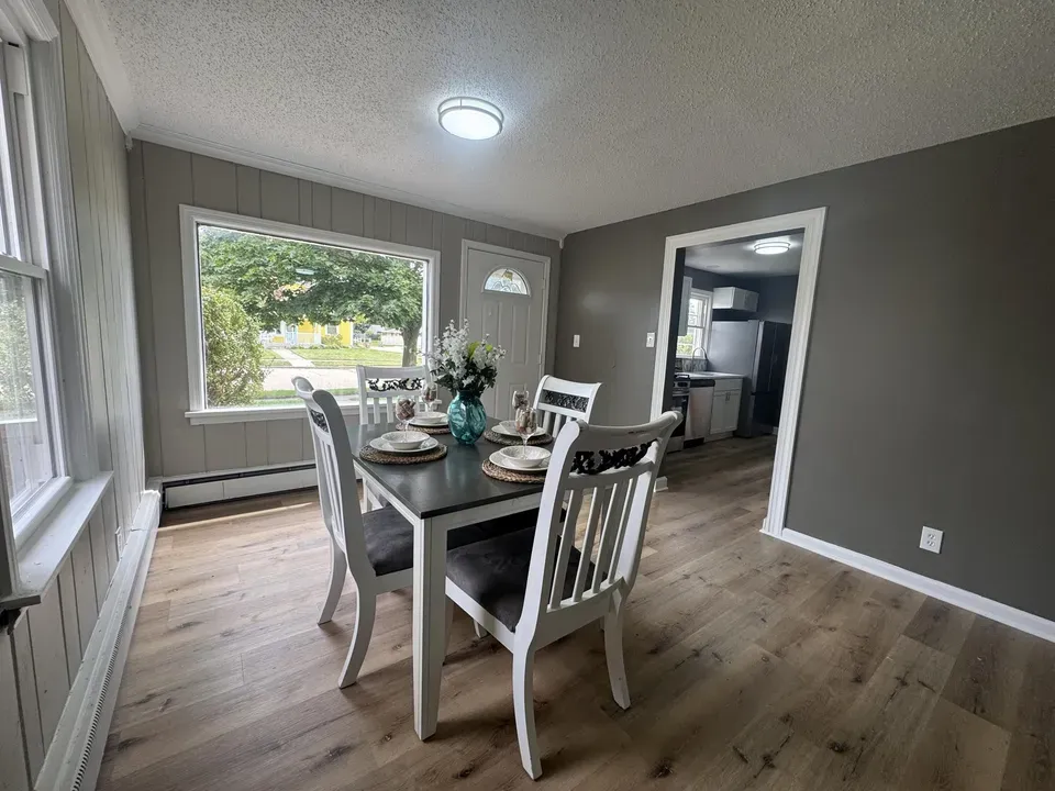 3 Bed 2 Bath Established Mid-Century Residence in Kenosha, WI - 3