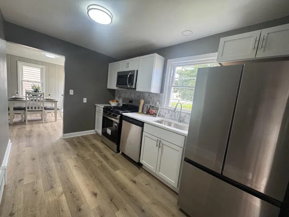 3 Bed 2 Bath Established Mid-Century Residence in Kenosha, WI - 5