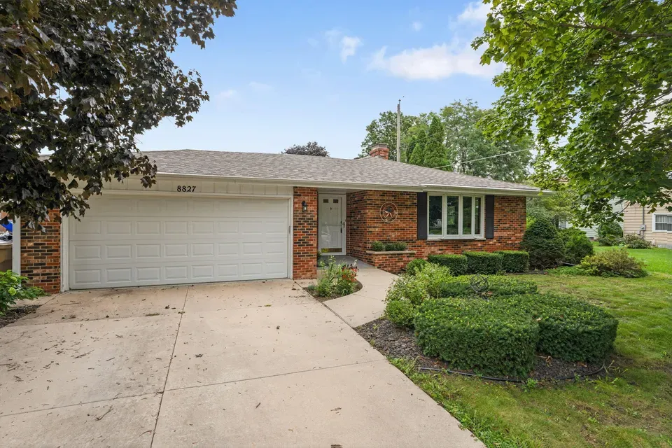 3 Bed 2 Bath Established Mid-Century Residence in Kenosha, WI - 2