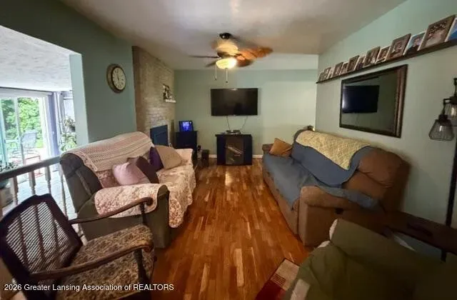 3 Bed 2 Bath Established Mid-Century Residence in Lansing, MI - 4
