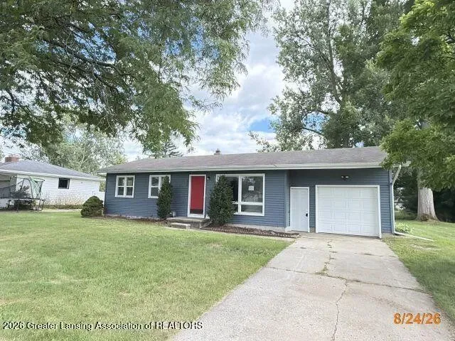 3 Bed 2 Bath Established Mid-Century Residence in Lansing, MI - 2