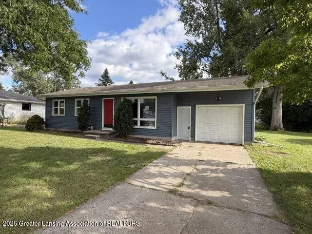 3 Bed 2 Bath Established Mid-Century Residence in Lansing, MI - 3
