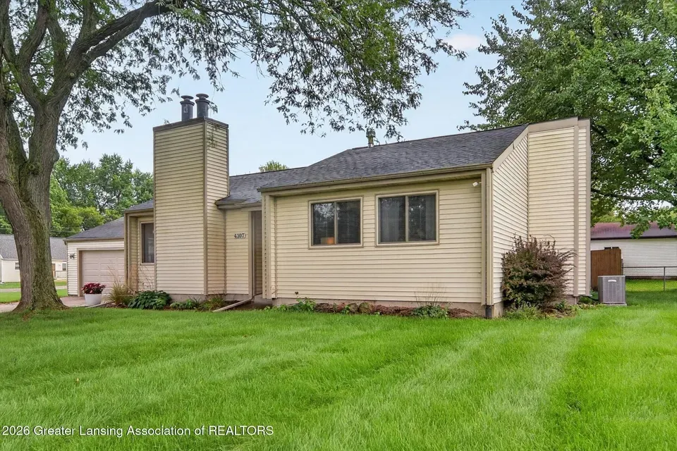 3 Bed 2 Bath Established Mid-Century Residence in Lansing, MI - 2