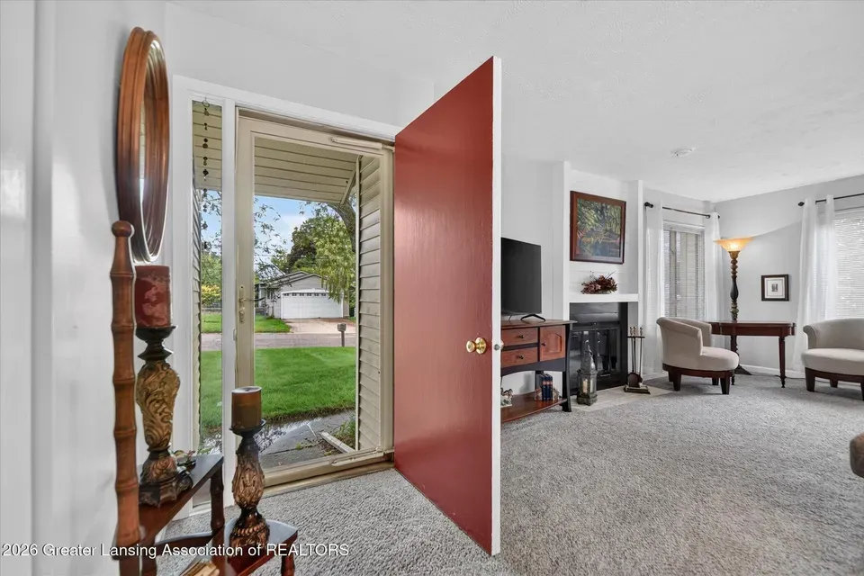 3 Bed 2 Bath Established Mid-Century Residence in Lansing, MI - 4