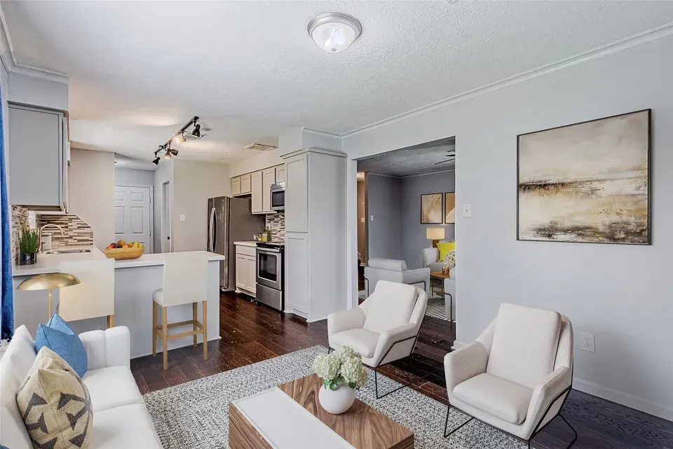 3 Bed 2 Bath Established Mid-Century Residence in League City, TX - 4