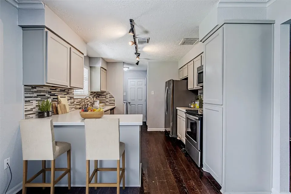 3 Bed 2 Bath Established Mid-Century Residence in League City, TX - 5