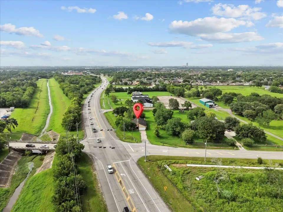 3 Bed 2 Bath Established Mid-Century Residence in League City, TX - 5