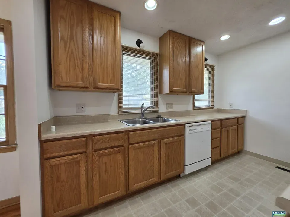 3 Bed 2 Bath Established Mid-Century Residence in Lincoln, NE - 3