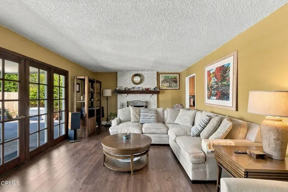 3 Bed 2 Bath Established Mid-Century Residence in Los Angeles, CA - 4