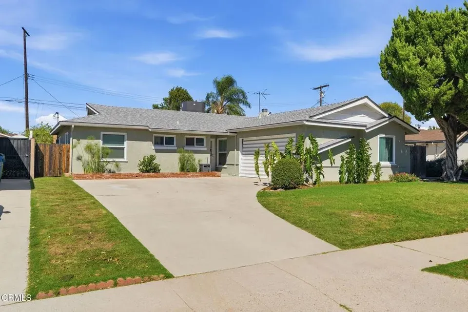 3 Bed 2 Bath Established Mid-Century Residence in Los Angeles, CA - 5