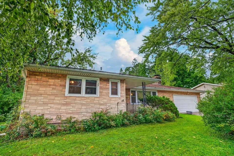 3 Bed 2 Bath Established Mid-Century Residence in Madison, WI - 2
