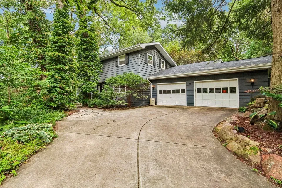 3 Bed 2 Bath Established Mid-Century Residence in Madison, WI