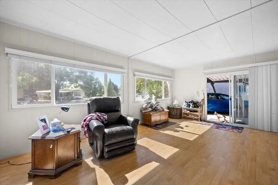 3 Bed 2 Bath Established Mid-Century Residence in Medford, OR - 4
