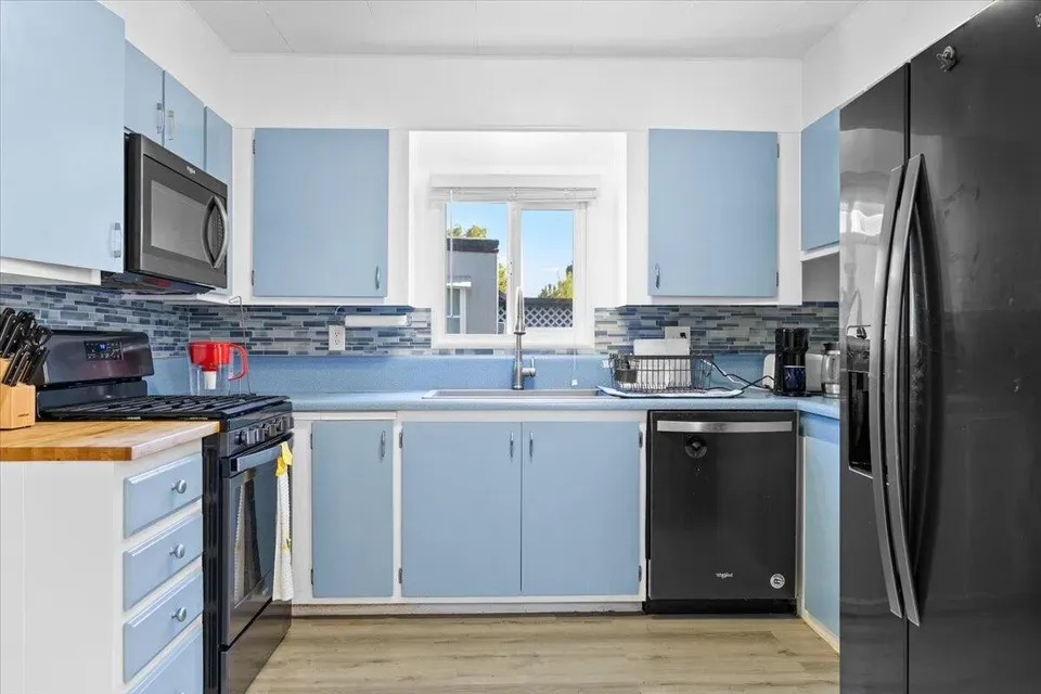 3 Bed 2 Bath Established Mid-Century Residence in Medford, OR - 5