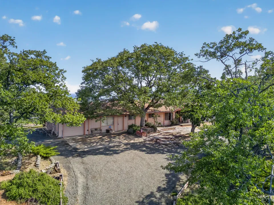 3 Bed 2 Bath Established Mid-Century Residence in Medford, OR - 5