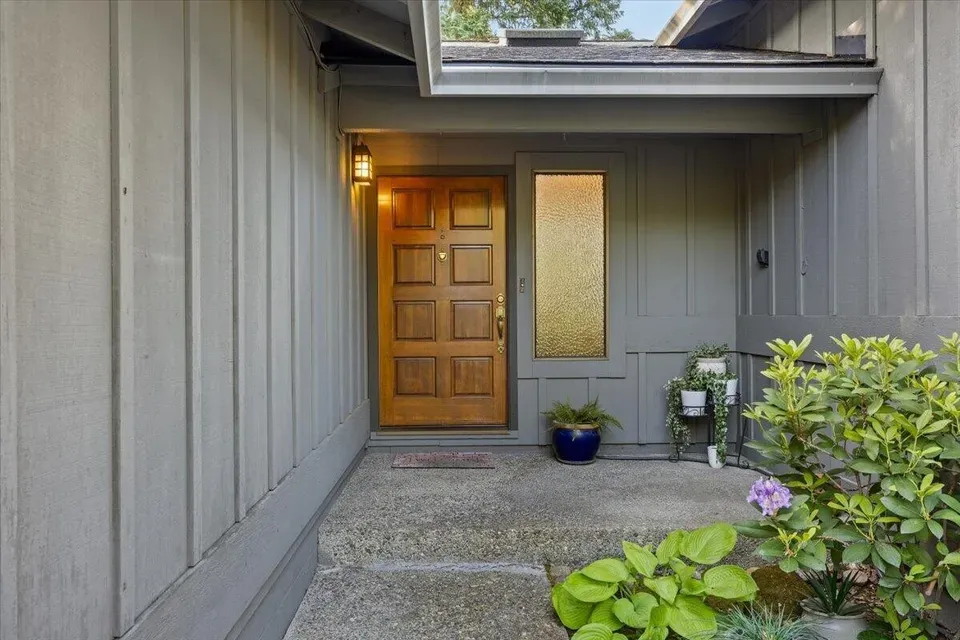 3 Bed 2 Bath Established Mid-Century Residence in Medford, OR - 4