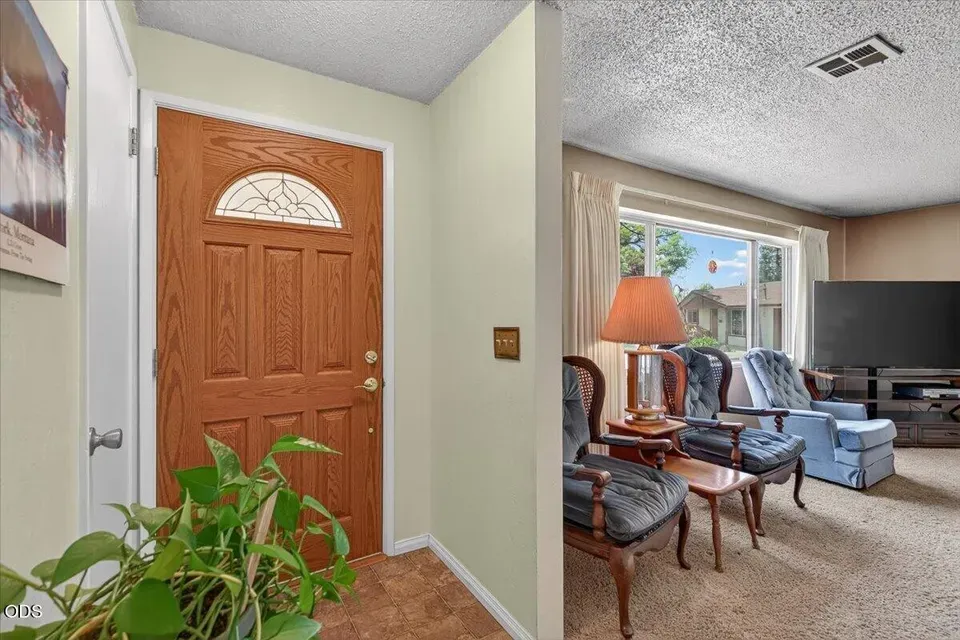 3 Bed 2 Bath Established Mid-Century Residence in Medford, OR - 5