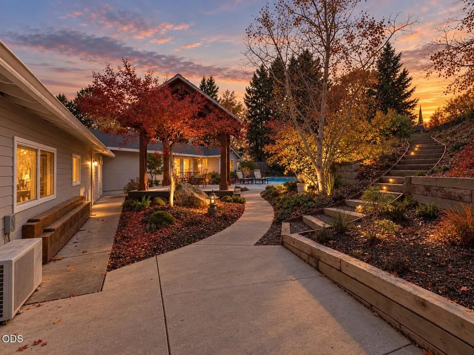 3 Bed 2 Bath Established Mid-Century Residence in Medford, OR - 4
