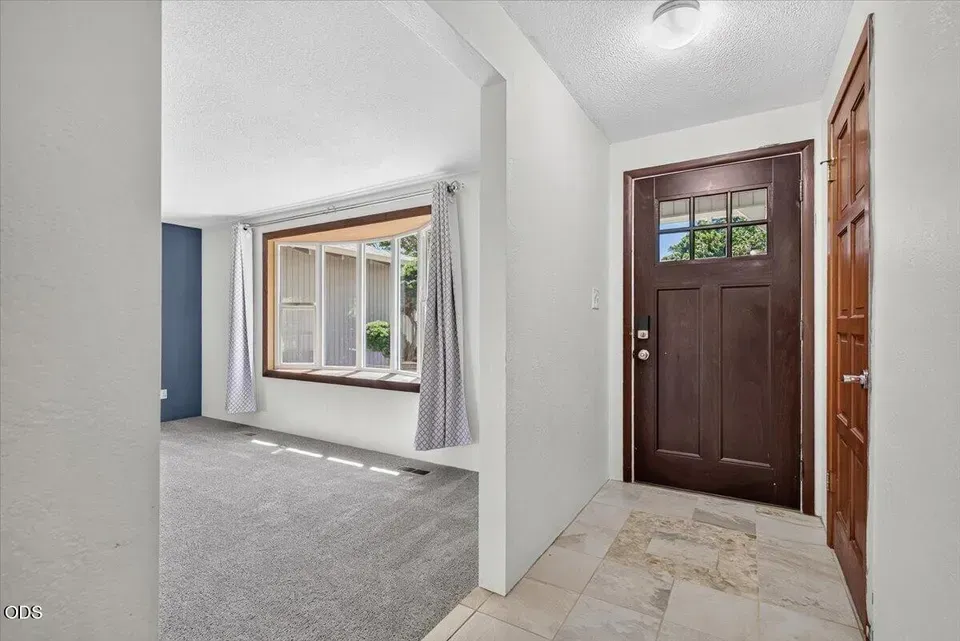 3 Bed 2 Bath Established Mid-Century Residence in Medford, OR - 3