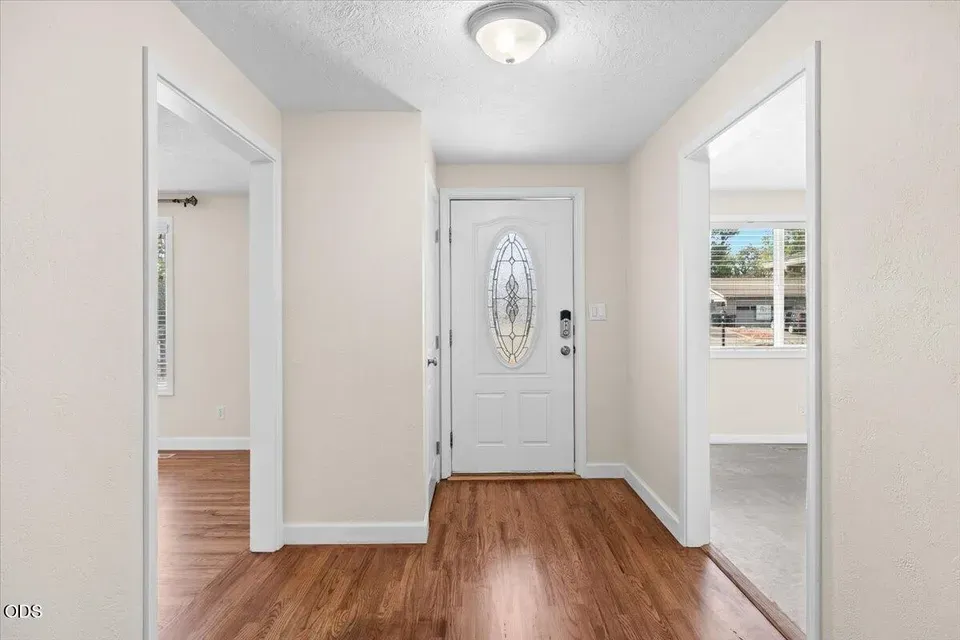 3 Bed 2 Bath Established Mid-Century Residence in Medford, OR - 5