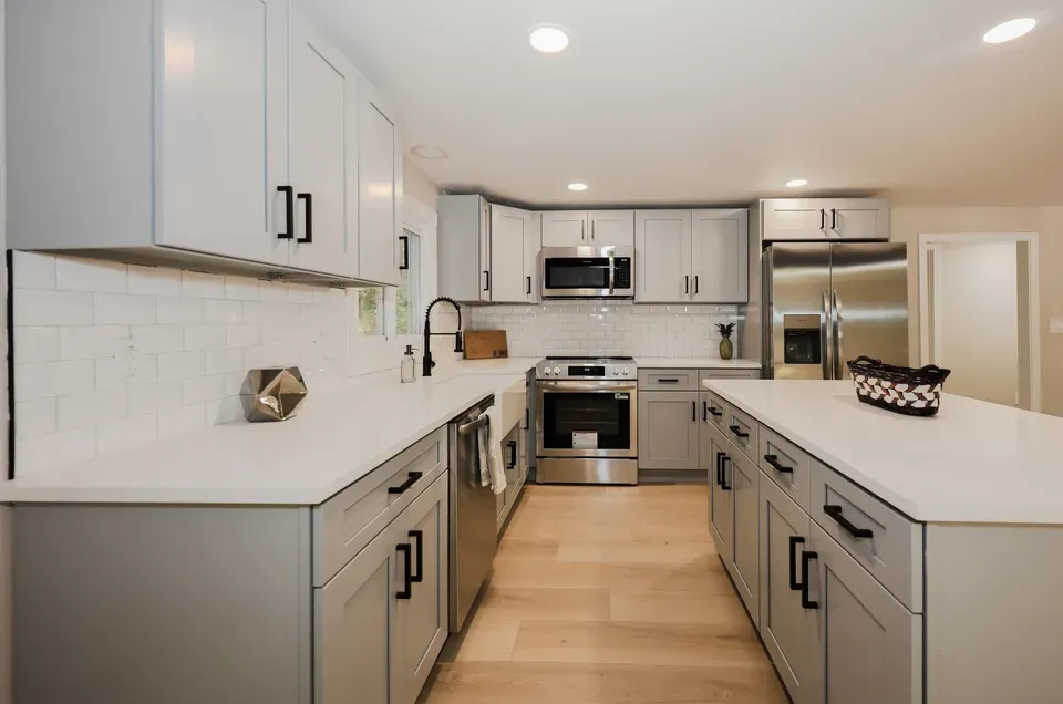 3 Bed 2 Bath Established Mid-Century Residence in Nashua, NH - 2