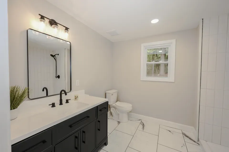 3 Bed 2 Bath Established Mid-Century Residence in Nashua, NH - 3
