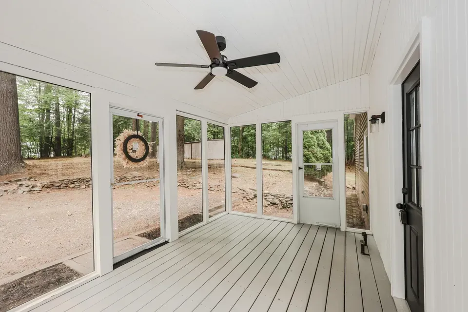 3 Bed 2 Bath Established Mid-Century Residence in Nashua, NH - 5