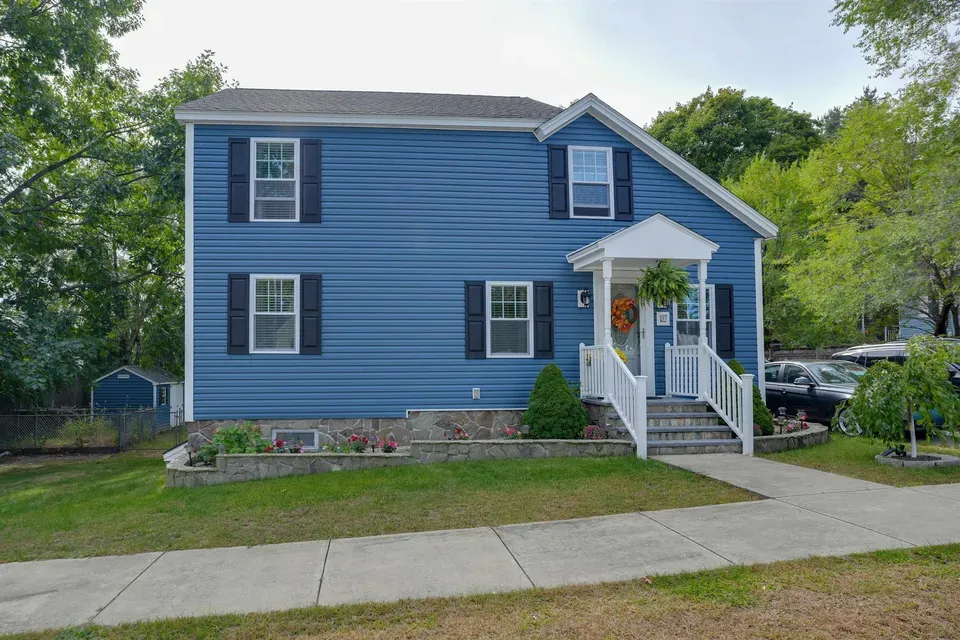 3 Bed 2 Bath Established Mid-Century Residence in Nashua, NH