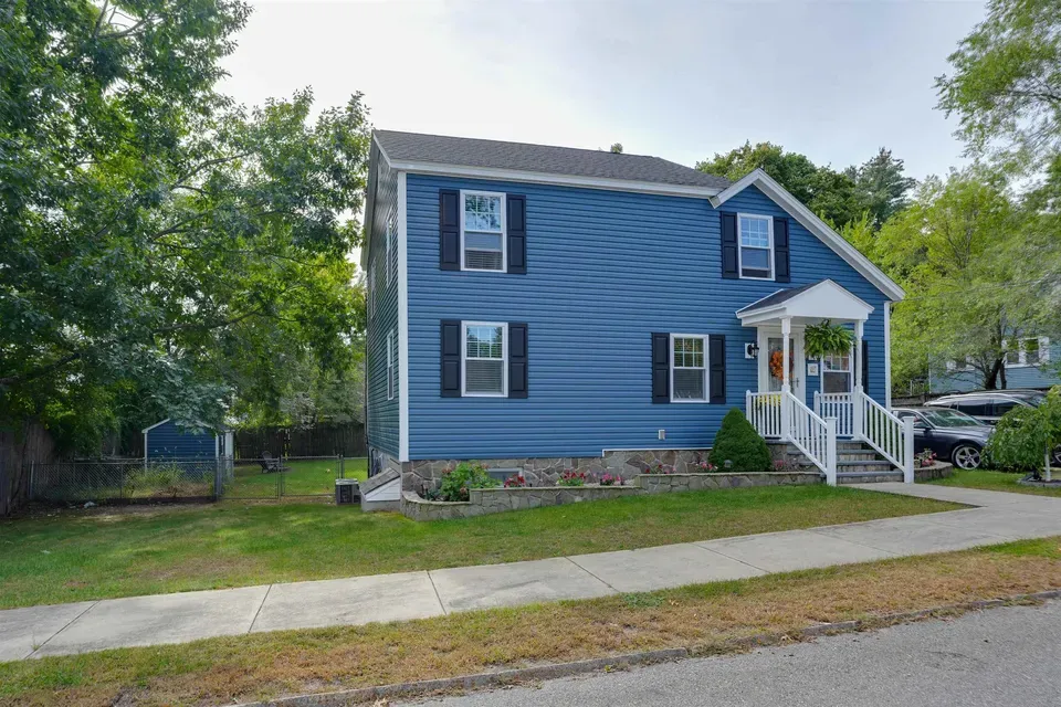 3 Bed 2 Bath Established Mid-Century Residence in Nashua, NH - 2