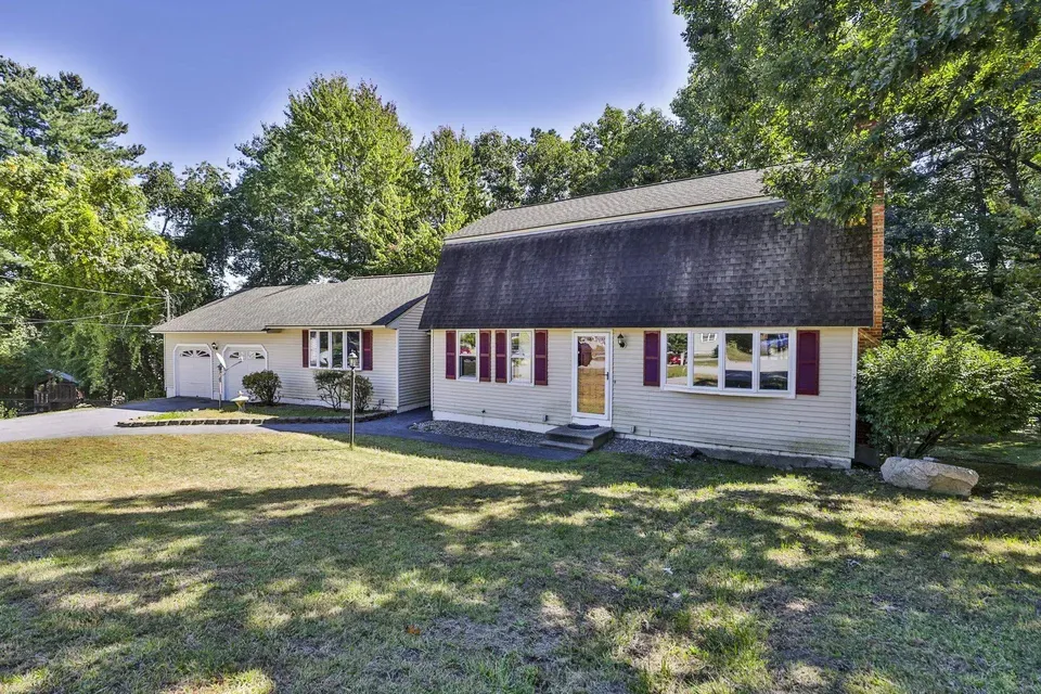 3 Bed 2 Bath Established Mid-Century Residence in Nashua, NH - 1