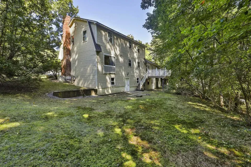 3 Bed 2 Bath Established Mid-Century Residence in Nashua, NH - 4