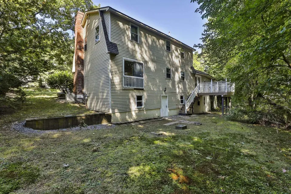 3 Bed 2 Bath Established Mid-Century Residence in Nashua, NH - 5
