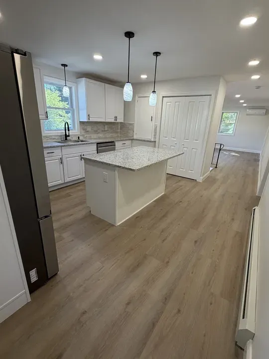 3 Bed 2 Bath Established Mid-Century Residence in Nashua, NH - 3