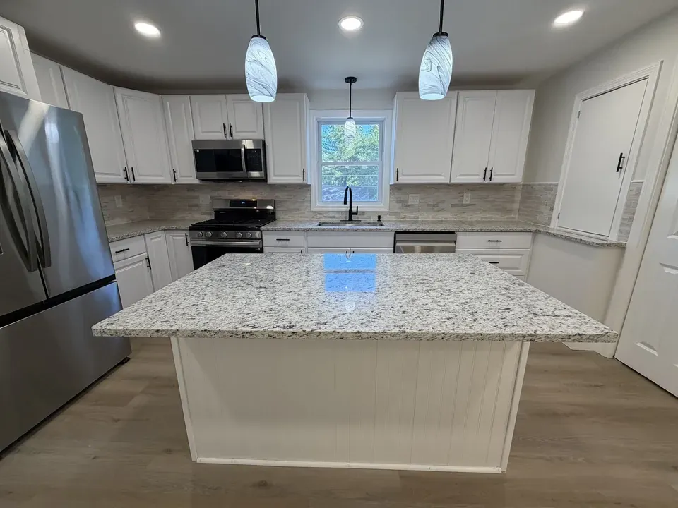 3 Bed 2 Bath Established Mid-Century Residence in Nashua, NH - 4