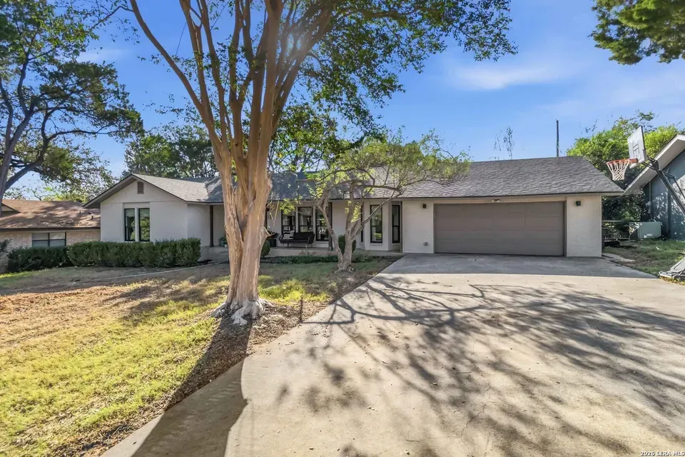 3 Bed 2 Bath Established Mid-Century Residence in New Braunfels, TX - 2