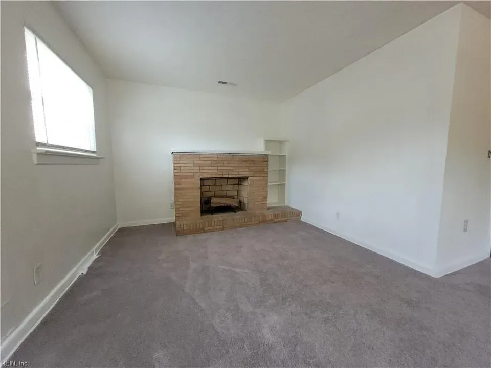 3 Bed 2 Bath Established Mid-Century Residence in Norfolk, VA - 2