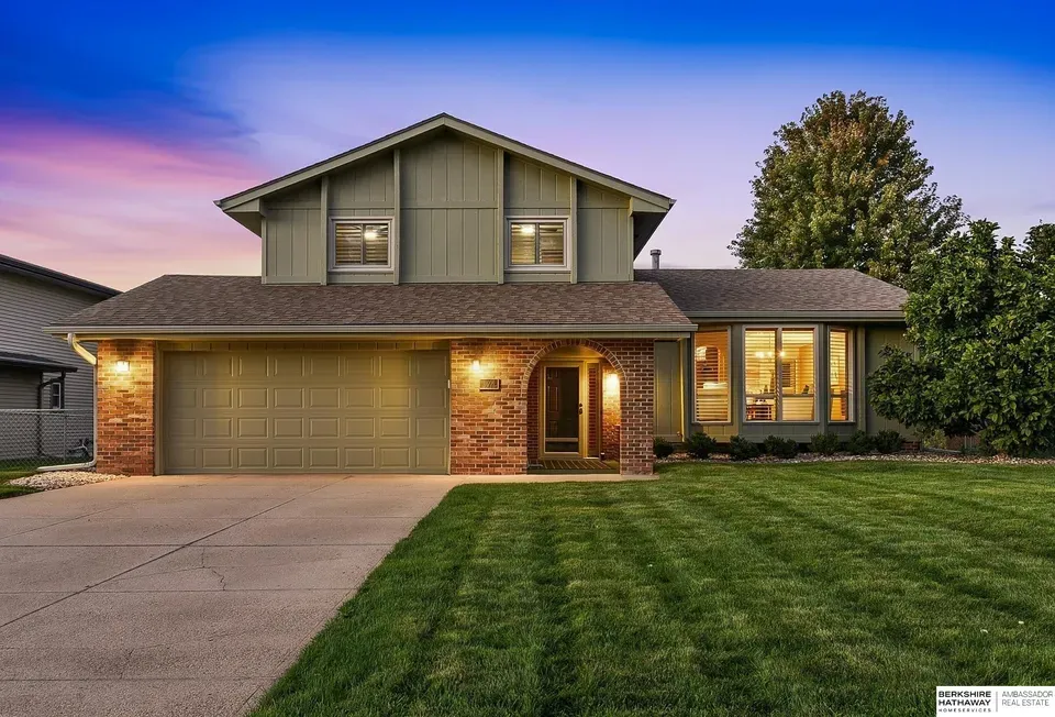 3 Bed 2 Bath Established Mid-Century Residence in Omaha, NE - 1