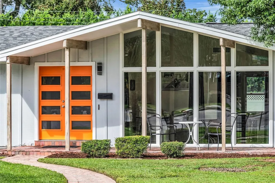 3 Bed 2 Bath Established Mid-Century Residence in Orlando, FL - Hero