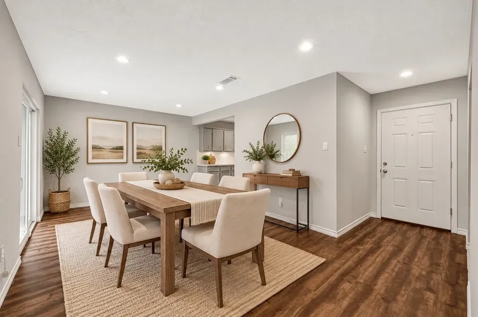3 Bed 2 Bath Established Mid-Century Residence in Pearland, TX - 1