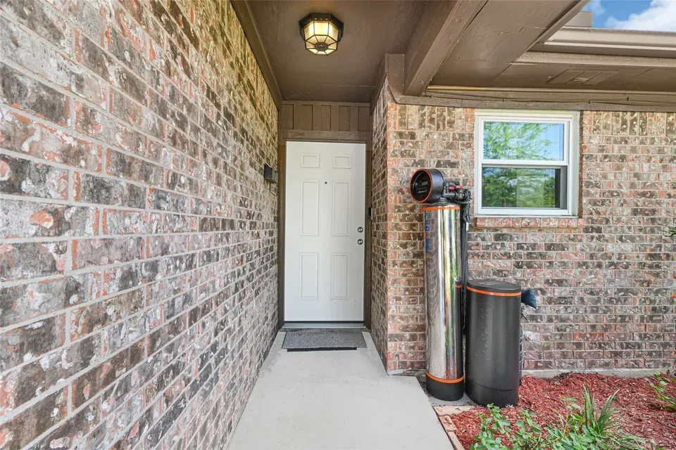 3 Bed 2 Bath Established Mid-Century Residence in Pearland, TX - 5