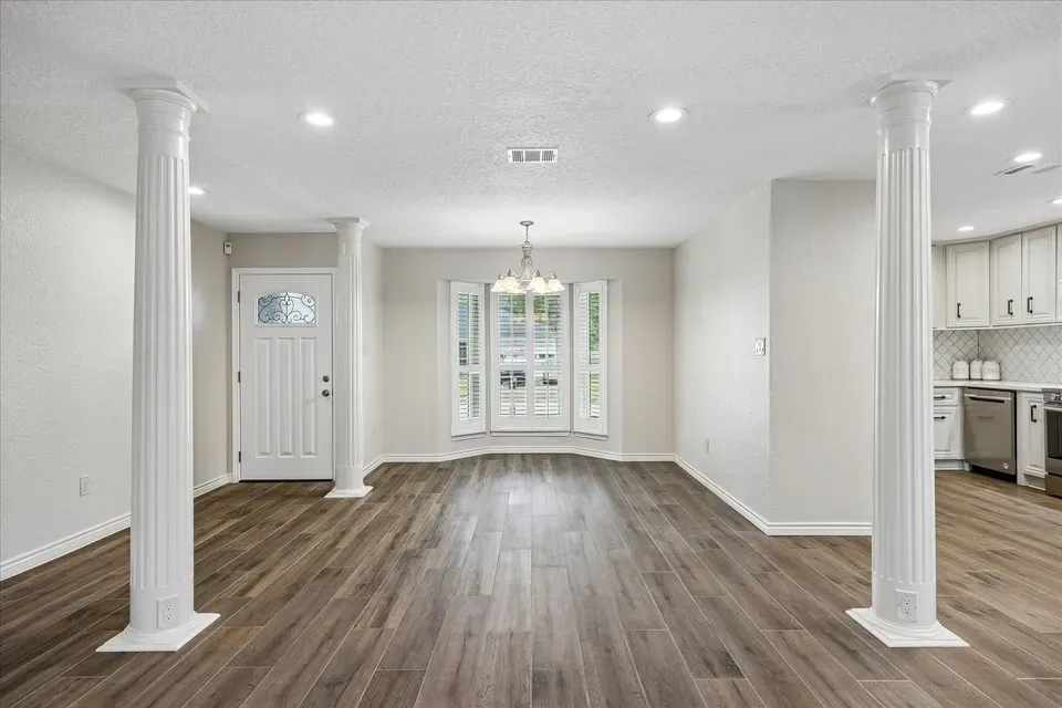 3 Bed 2 Bath Established Mid-Century Residence in Pearland, TX - 4