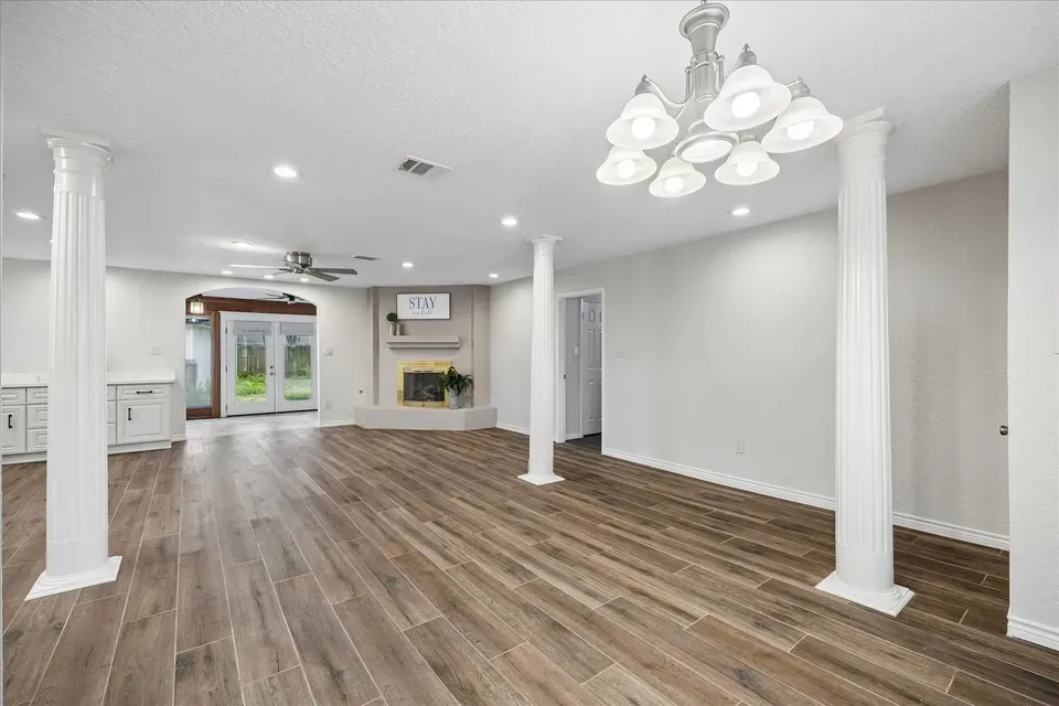 3 Bed 2 Bath Established Mid-Century Residence in Pearland, TX - 5
