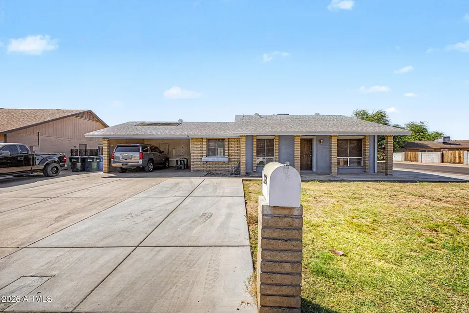 3 Bed 2 Bath Established Mid-Century Residence in Phoenix, AZ - 1