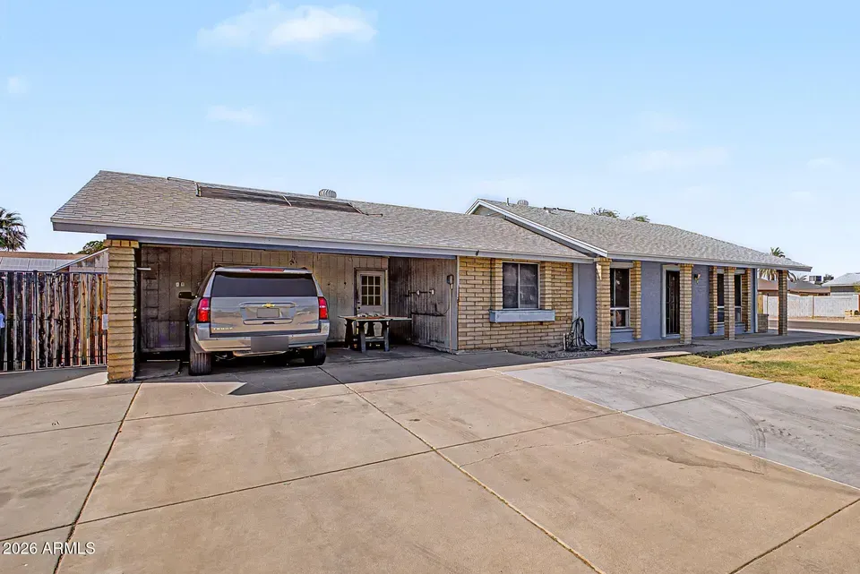 3 Bed 2 Bath Established Mid-Century Residence in Phoenix, AZ - 2