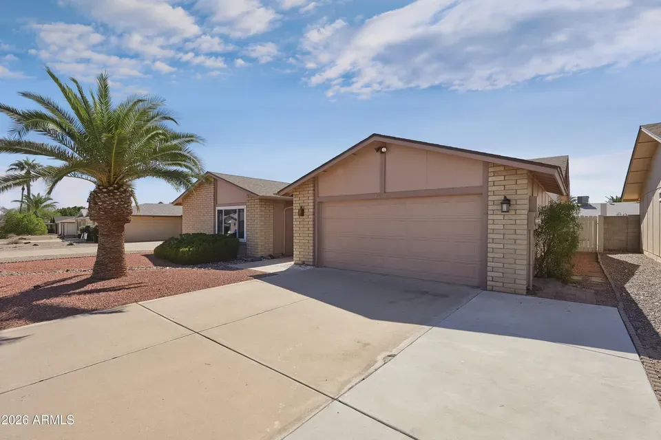 3 Bed 2 Bath Established Mid-Century Residence in Phoenix, AZ - 2